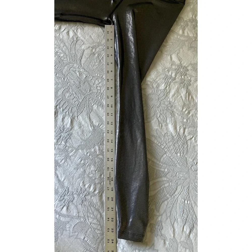 Nike Icon Metallic Top And 7/8 Matching Leggings Luminous Sleek